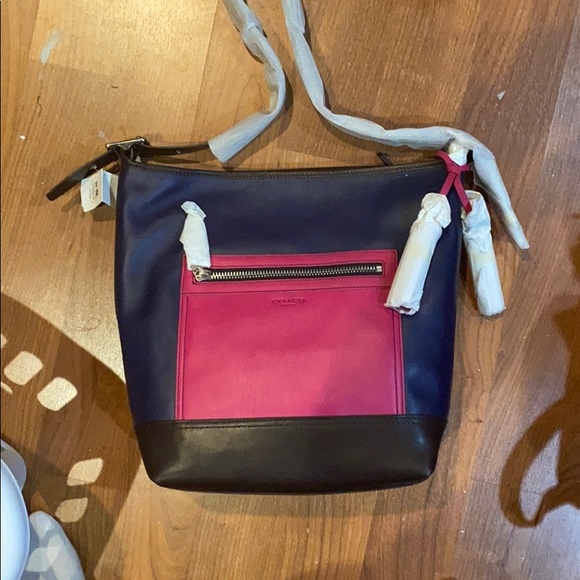 Brand new large coach cross body - Picture 1 of 7